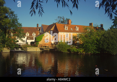 Flatford Mühle am Fluss Stour im Suffolk England UK Stockfoto