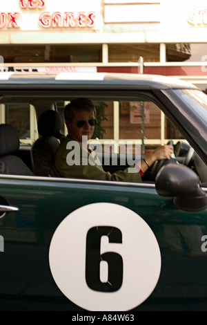 Mini Cooper mit 6 Anzahl an der Seitentür Stockfoto