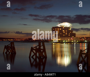 St Davids Hotel bei Sonnenuntergang Cardiff Bay South Wales UK Stockfoto