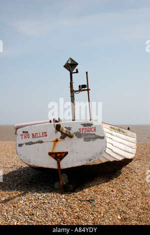 Altes Fischerboot in Aldeburgh Suffolk England. Stockfoto