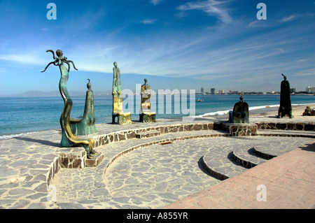 Am Meer-Skulpturen und Kunstwerke auf dem Malecon in Puerto Vallarta Mexiko Stockfoto