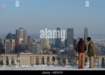 Montreal, gesehen vom Observatorium in die Park Mont Royal Stockfoto