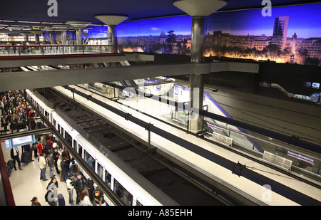 U-Bahn Station Nuevos Ministerios, Madrid, Spanien Stockfoto