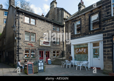 SID Cafe und Beatties Coffee Shop in der Innenstadt, Holmfirth, West Yorkshire, England Stockfoto