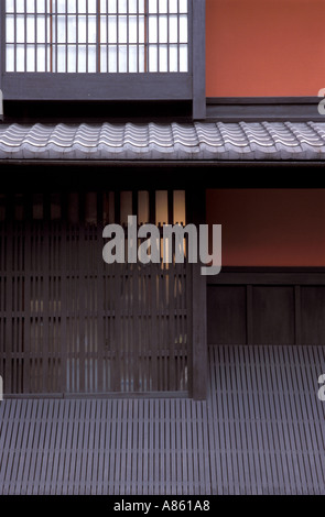 Eine Fassade Detail Kyotos berühmteste Geisha-Teehaus genannt Ichirikiya befindet sich im Stadtteil Gion Stockfoto