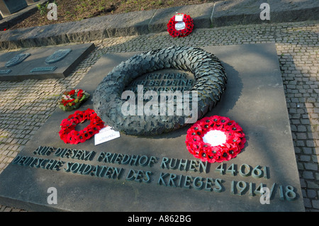 Ein Denkmal für die gefallenen deutschen Soldaten aus dem ersten Weltkrieg. Auf dem deutschen Militär Friedhof, Langemark, Belgien Stockfoto