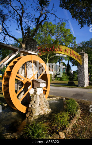 Unterzeichnung der Eingang Wasserrad und Werbung für den Brunnen der Jugend St. Augustine Florida USA Stockfoto