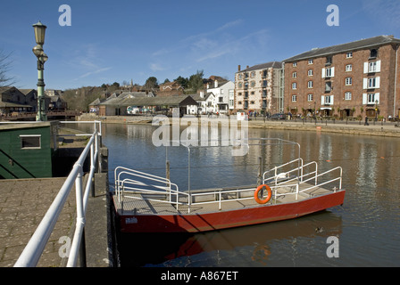 Hintern Fähre über den Fluss Exe am Kai, Exeter Stockfoto