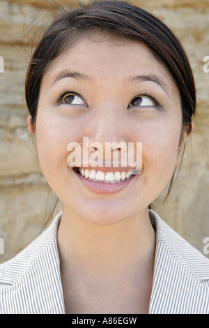 Porträt einer Frau lächelnd. Stockfoto
