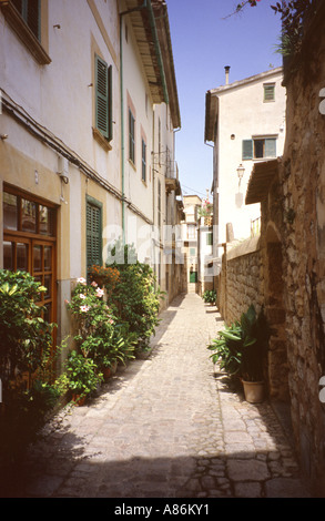 Die Straße Carrer de Sant Antoni in Soller, Mallorca, Balearen, Spanien. Stockfoto