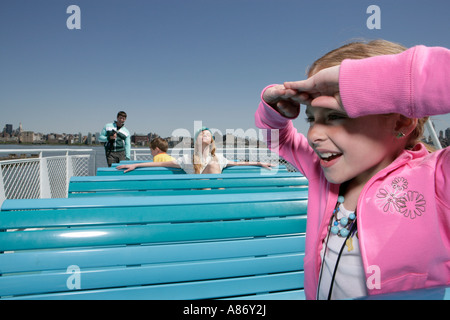 Kleines Mädchen auf einem Boot Stockfoto