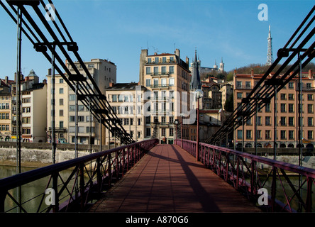 Altstadt von Lyon von der Saône Pier Sint Vincent-Fußgängerbrücke Stockfoto