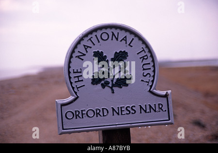 Orford Ness nationalen Naturschutzgebiet national Trust Zeichen Suffolk England Stockfoto