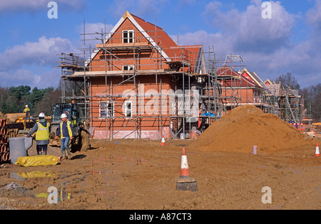 Aufbau der Website Neubaugebiet Rendlesham Suffolk England gebaut Stockfoto