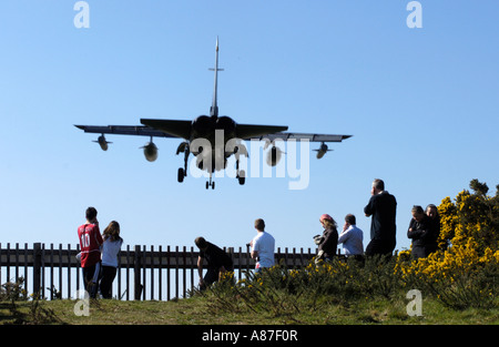Tornado-Twin engined GR4 kommen, um auf RAF Lossiemouth Morayshire landen Stockfoto