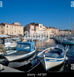 Am frühen Abend im alten Hafen, St Tropez, Côte d ' Azur, Frankreich Stockfoto
