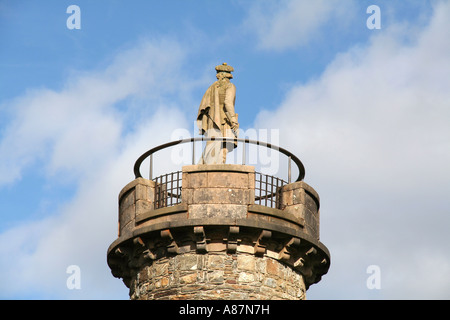 Soldat an der Spitze der Glenfinnan Monument in der Nähe von Loch Shiel, Schottland Stockfoto