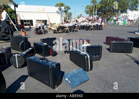 Mittelschule Band spielt Musik für Gönner an der Florida State Fair Stockfoto