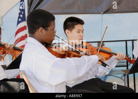 Mittelschule Band spielt Musik für Gönner an der Florida State Fair Stockfoto