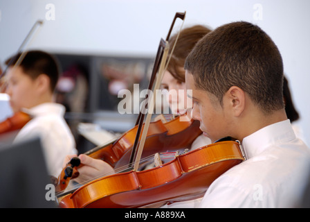 Mittelschule Band spielt Musik für Gönner an der Florida State Fair Stockfoto