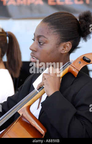 Mittelschule Band spielt Musik für Gönner an der Florida State Fair Stockfoto