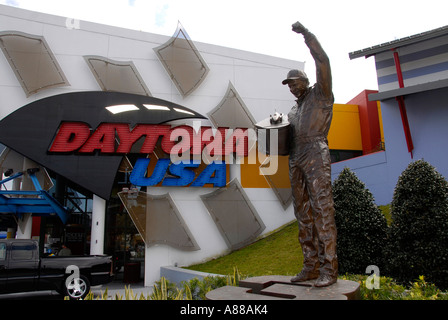 Richard Petty Statue und Denkmal auf dem Daytona International Speedway Stockfoto