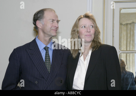 Sir Ranulph Fiennes. British Explorer, mit seiner Frau Louise. London.uk 2006. Stockfoto
