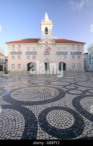 Das Rathaus und die gepflasterten Platz in Aveiro, portugal Stockfoto