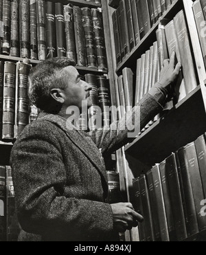 WILLIAM FAULKNER U.S. Schriftsteller und Drehbuchautor hier 1944 - Beschreibung weiter unten weitere Informationen finden Sie Stockfoto