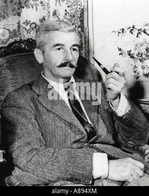 WILLIAM FAULKNER U.S. Schriftsteller und Drehbuchautor hier über 1955 Stockfoto