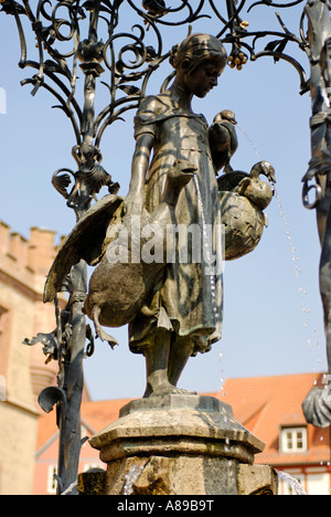 Göttingen-Niedersachsen-Deutschland auf dem Marktplatz Marktplatz mit dem Brunnen Gaenseliesel Stockfoto