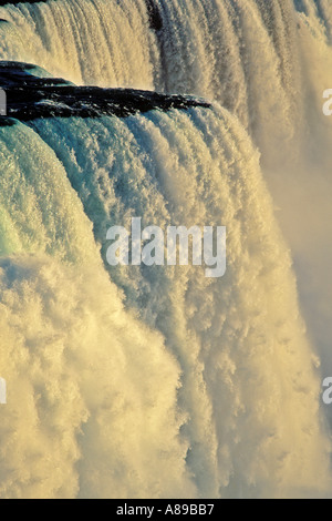 USA-New York-Niagarafälle Nahaufnahme der Brink auf die amerikanischen Wasserfälle Stockfoto