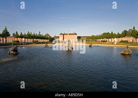 Schloss Schwetzingen, Blick aus den Barockgärten, Baden-Württemberg, Deutschland Stockfoto