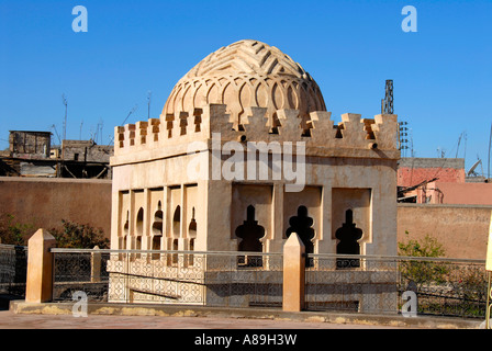 Alte Berber dekorierten Kuppel bauen Koubba Ba'adyin Medina Marrakesch Marokko Stockfoto