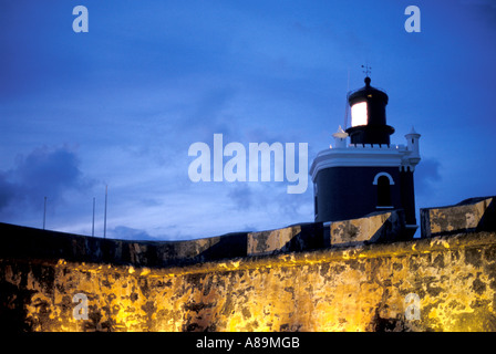 Karibische Insel Puerto Rico Old San Juan El Morro bei Sonnenuntergang leuchten auf Stockfoto