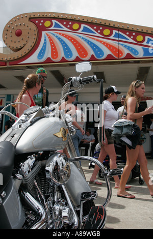 Dayton Beach Florida, Fahrradwoche, Motorrad Motorräder, Veranstaltung, Feier, jährlich, Fahrer, Besitzer, Promenade, maßgeschneiderte Fahrradshow, Besucher reisen Stockfoto