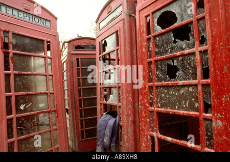 Kommunikation redundante K6 Telefonzellen in Schrottplatz Stockfoto