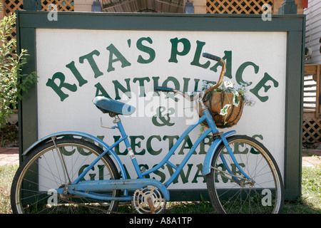 Alabama Equality, Rita's Place, Antiquitäten, Sammlerstücke, Fahrrad Fahrräder Radfahren Reiten Radfahrer Radfahrer Fahrräder, Radfahren, Schild, Logo, Besucher reisen Stockfoto