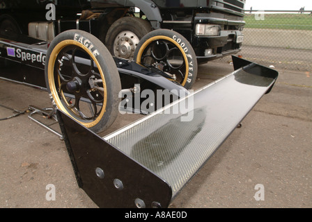 Vorderräder und Flügel auf ein Top Fuel Dragster Tragfläche Flügel Abtrieb aerodynmanic Stockfoto