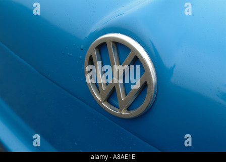 Volkswagen VW Abzeichen Menschen Auto logo Stockfoto