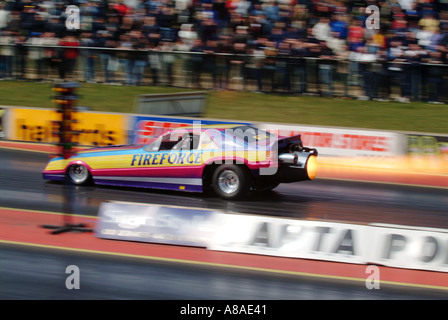 lustiges Auto Jet in Santa Pod Dragstrip England Adrenalin Rush extreme Gefahr Gefahr g Kraft Stockfoto