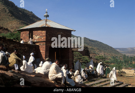 nach der Messe, Abraha wir Atsbeha Fels gehauene, naher Kirche Wukro, östlichen Tigray, Äthiopien Stockfoto