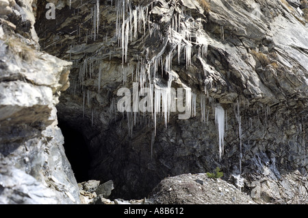 Außerhalb des Tunnels von Fenstern mit Blick auf ein Fenster Stockfoto