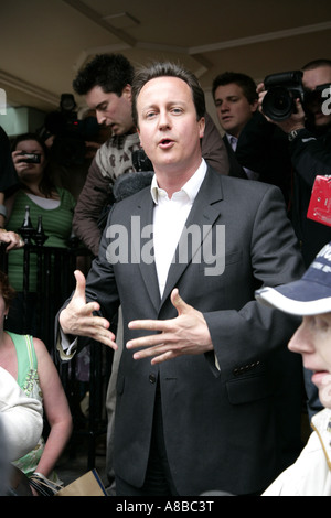 David Cameron während einer Wahl Kundenwerbung Stockfoto