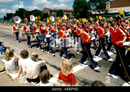 Minnesota-Minneapolis-St. Paul Marchers in Aquatennial Parade Stockfoto