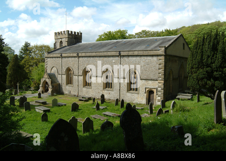 Die Pfarrkirche in Clapham in Yorkshire Dales National Park Stockfoto