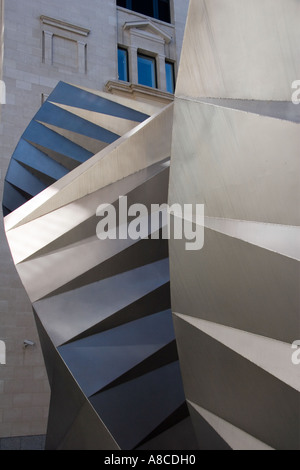 Öffnungen-abstrakte Skulptur in Ave Maria Lane London 3 Stockfoto