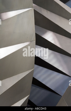 Öffnungen - abstrakte Skulptur in Ave Maria Lane London 6 Stockfoto