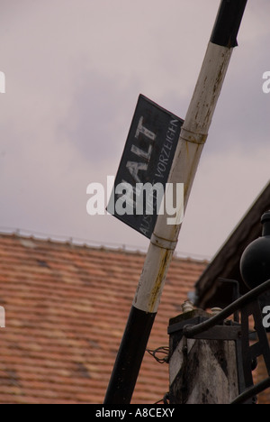 Auschwitz ein Haupttor Halt Zeichen Stockfoto