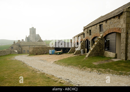 UK Lundy Island das Dorf einkaufen Marisco Taverne und St. Helenas Church Stockfoto